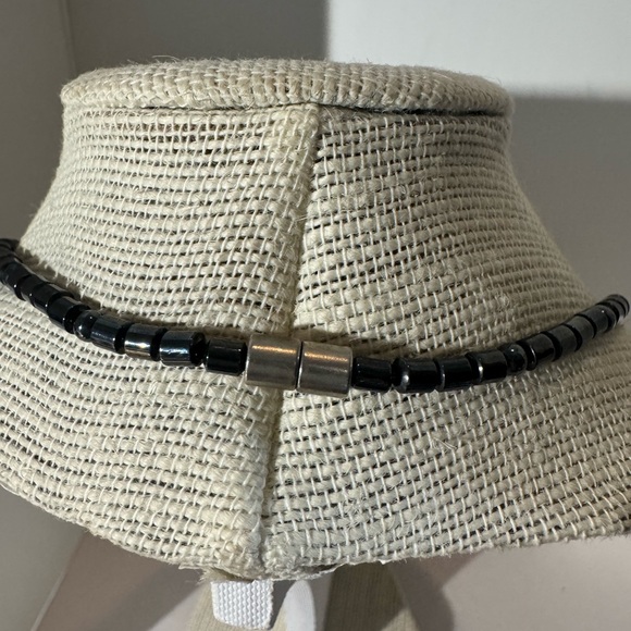 Hematite Magnetic Necklace with Green Aventurine Beads. (D-I) - Picture 4 of 4